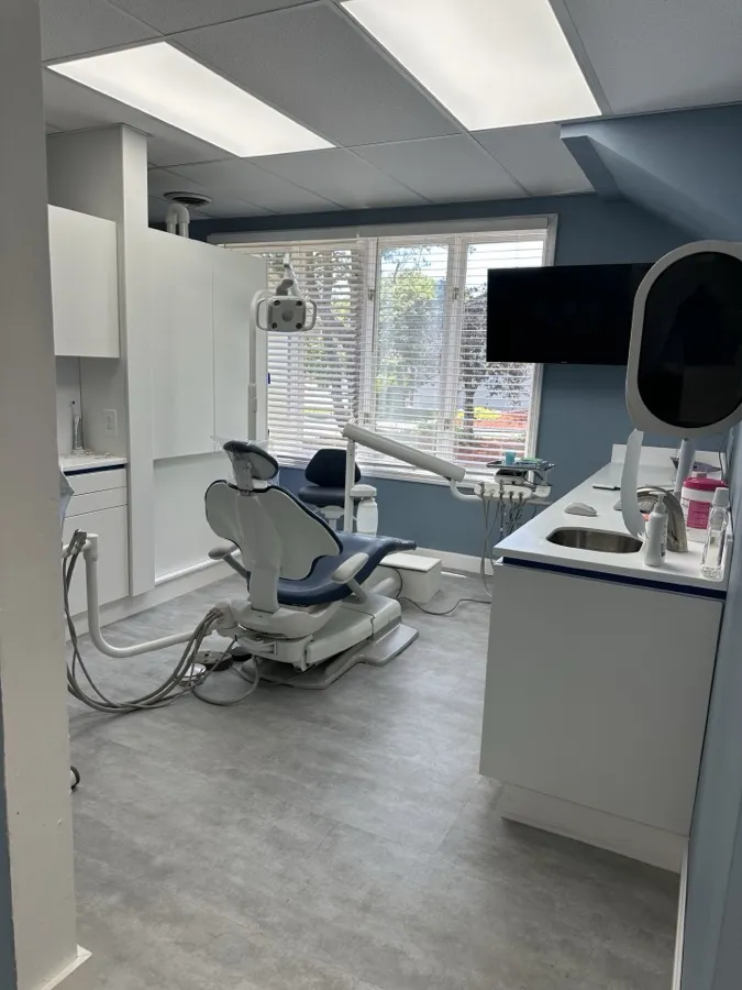Dental treatment room with modern equipment
